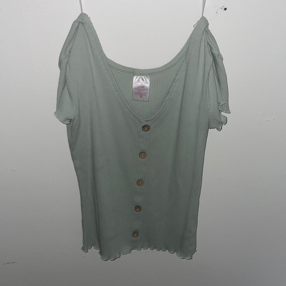 light green Tee shirt